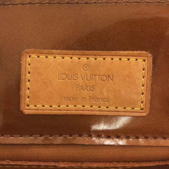 LOUIS VUITTON Reade PM Bronze Monogram Vernis Handbag - Picture 9 of 13